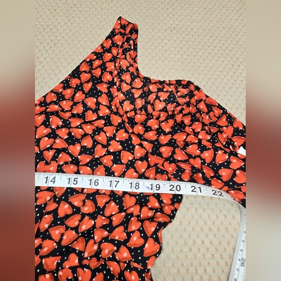 Disney Alice In Wonderland Colleen Atwood Hearts Cold Shoulder Dress Size XL - Picture 4 of 8